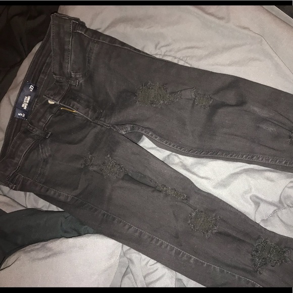 black, ripped skinny jeans - Picture 2 of 2